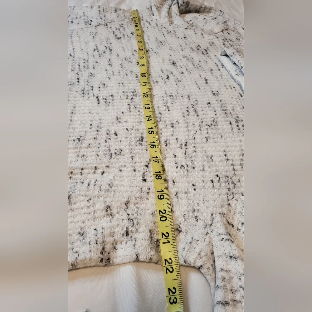 Chico's Weekends White and Black Speckled Turtleneck Sweater Size: 2 - Picture 6 of 10